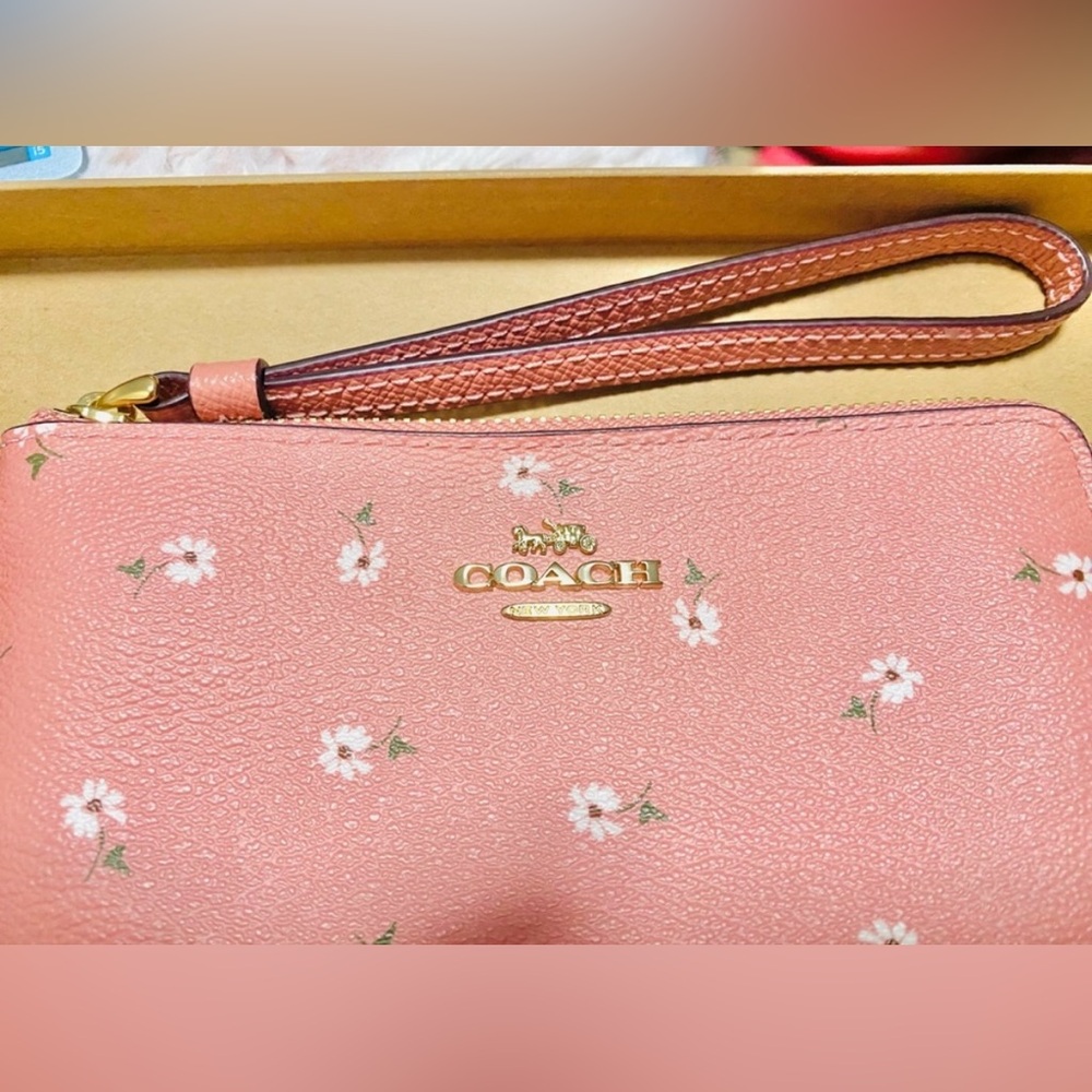 Coach Wristlet Wallet Pink Gold With Floral Print MSRP $125 - Picture 2 of 4